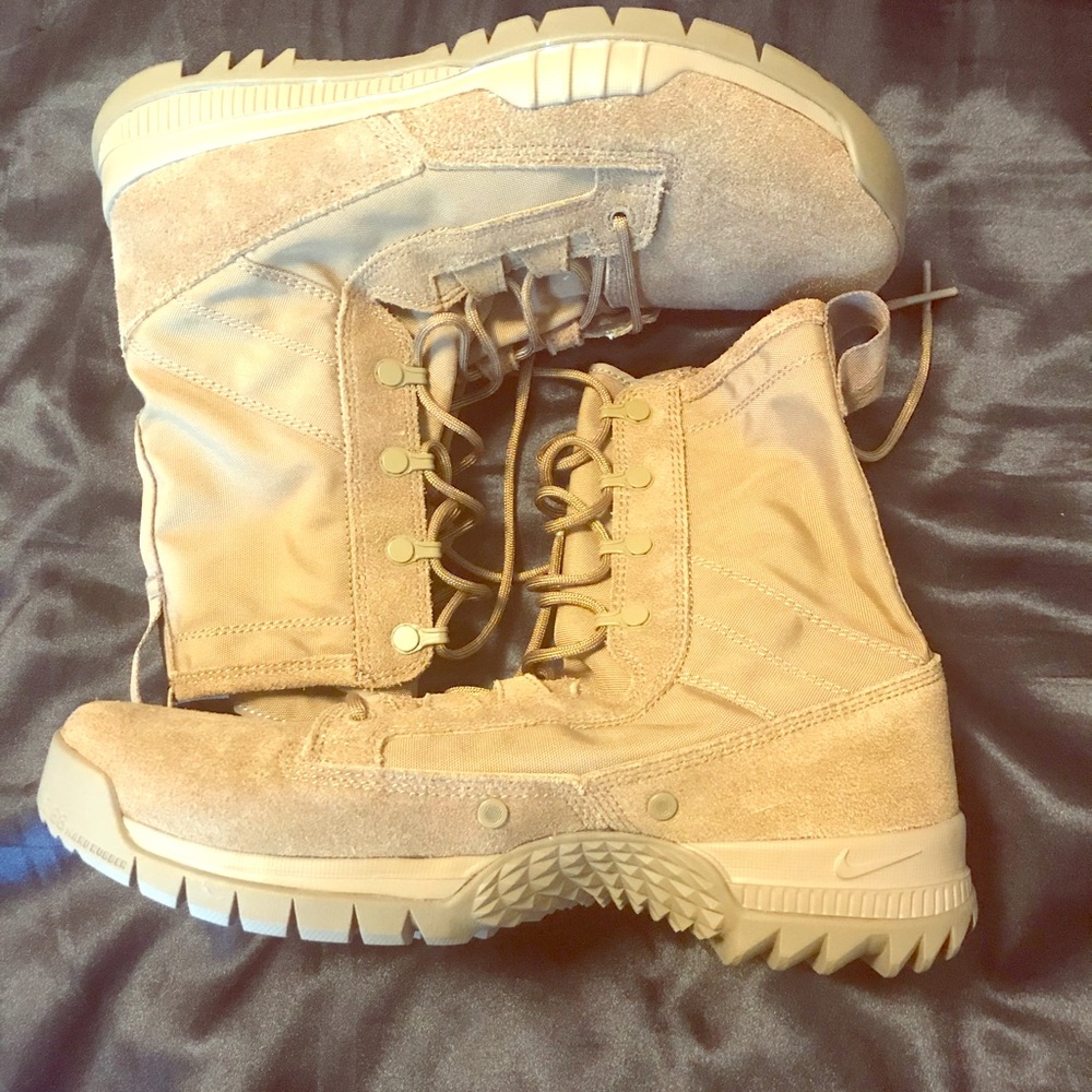 NEW Nike Coyote Brown Combat Boots